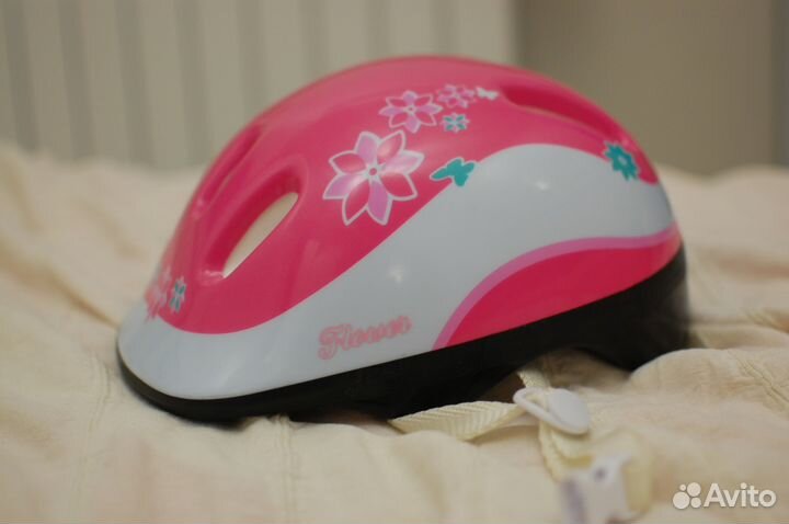 Шлем для роликовых коньков и велосипеда