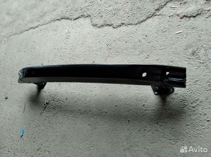 Усилитель переднего бампера Honda Civic 4D