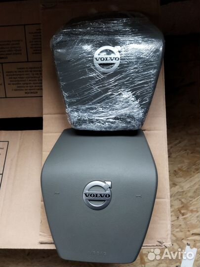 Подушка безопасности руля. Volvo 22900835,84433698