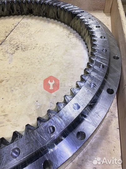 Опорно-поворотный круг Hitachi ZX135USK-3 9285583