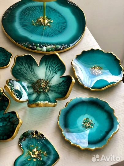 Часы,этажерка из смолы