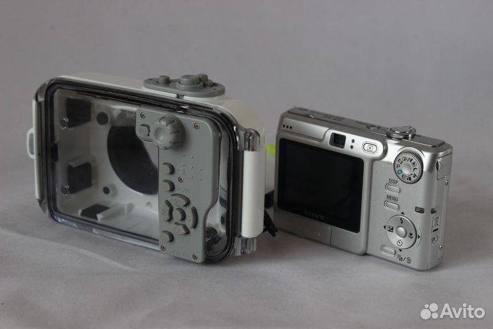 Подводный бокс Sony и фотокамера Sony