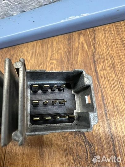 Кнопка аварийной сигнализации Ford Focus 1 седан 1