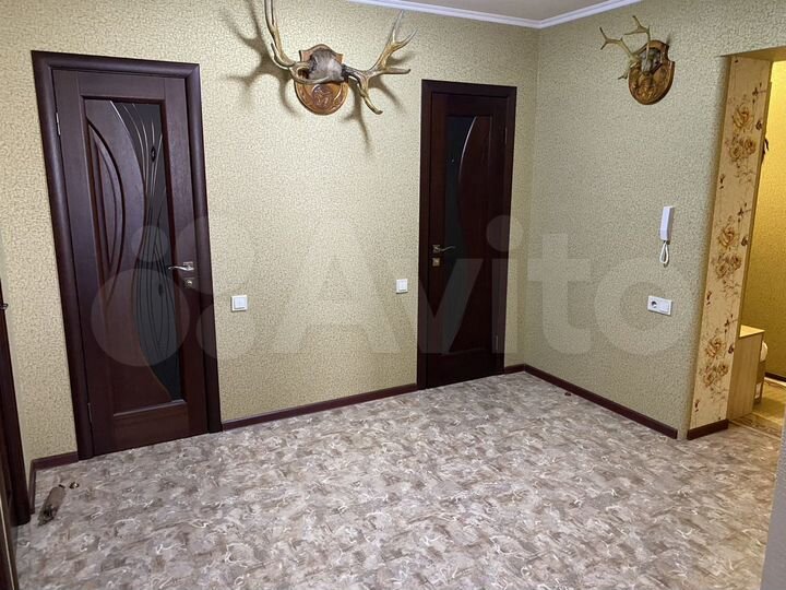 2-к. квартира, 82 м², 2/5 эт.