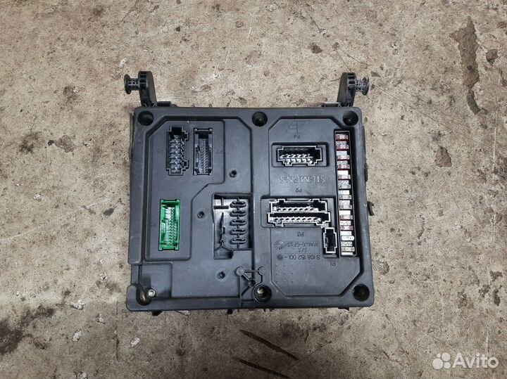 Блок предохранителей Фольксваген Шаран