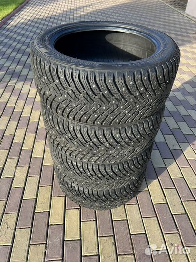 Nokian Tyres Hakkapeliitta 8 245/45 R18 100T