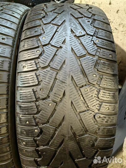 Pirelli Ice Zero 275/40 R22