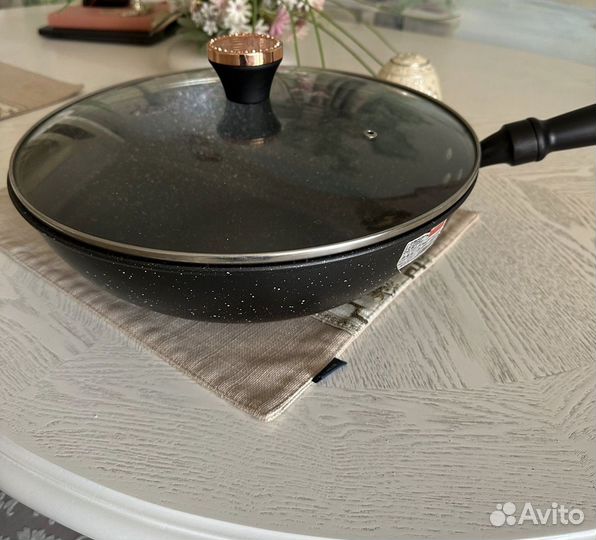 Сковорода WOK