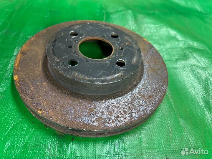 Тормозной диск передний Toyota Yaris mxph10