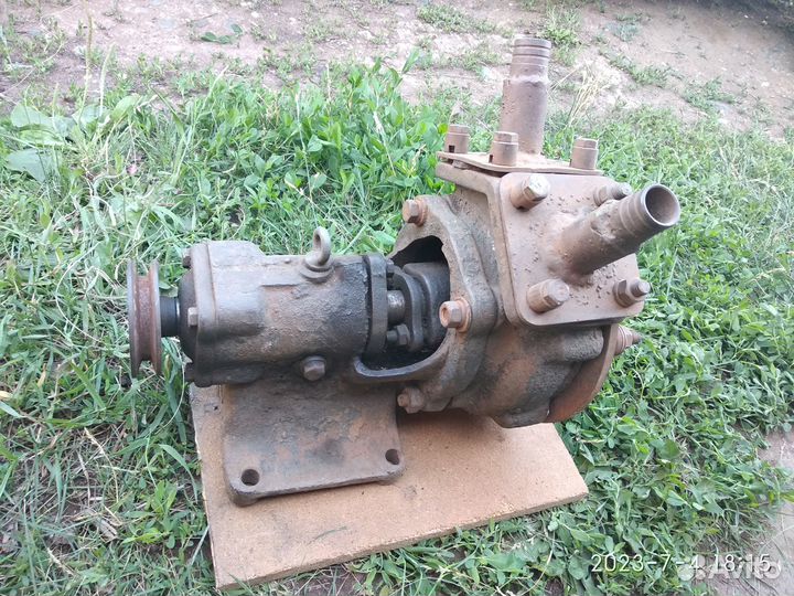 Водяной насос помпа