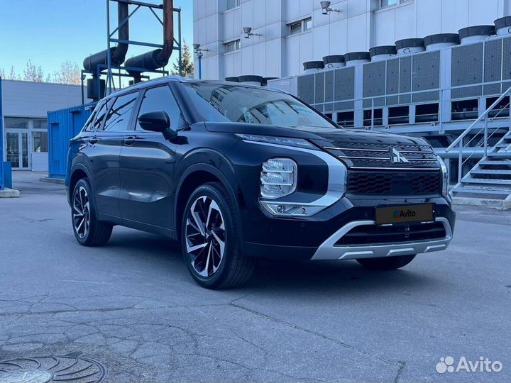 Mitsubishi Outlander 2.5 CVT, 2022