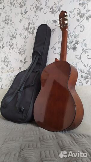 Классическая гитара Yamaha c40 с чехлом