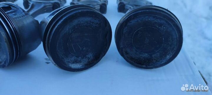 Поршень с шатуном Nissan Note 1.4