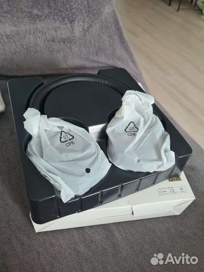 Беспроводные наушники новые