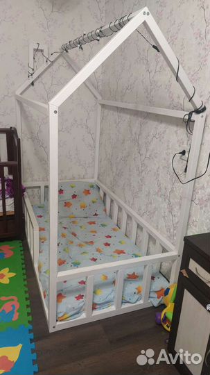 Кровать домик