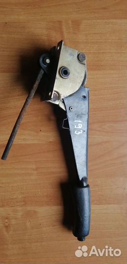 Рычаг стояночного тормоза /ручник/ ваз 2108-2115