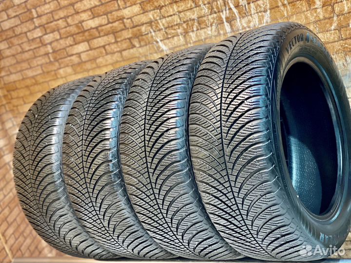 Goodyear Vector 4Seasons Gen-2 215/55 R16 93V