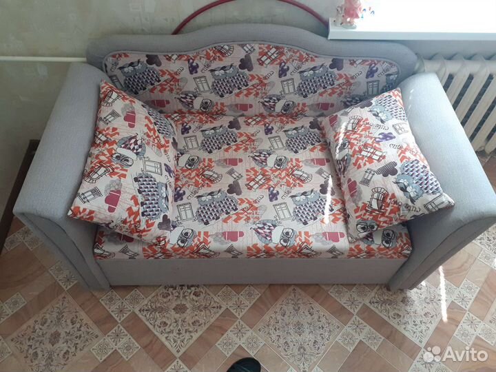 Диван подростковый