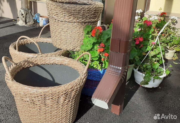 Лучшее от мастера Кашпо из ротанга.Объём- на 20л