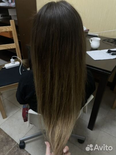 Модель на наращивание волос