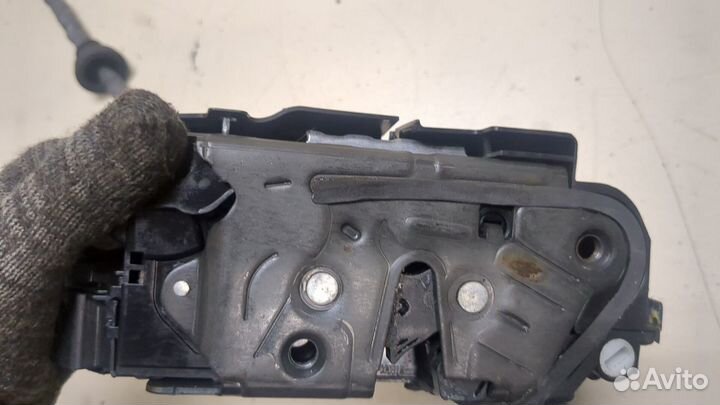 Замок двери левый задний Volkswagen Tiguan