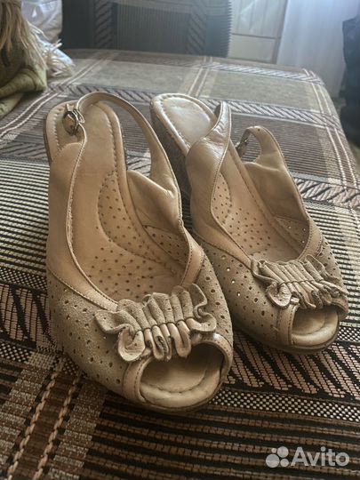 Босоножки женские 37 размер