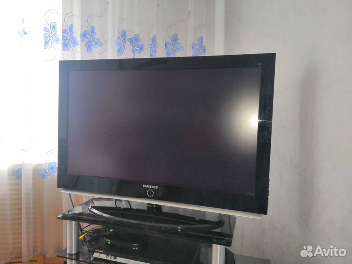 Телевизор samsung