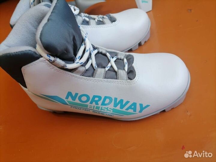 Беговые лыжи 140