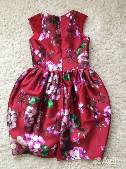 Платье на девочку новое