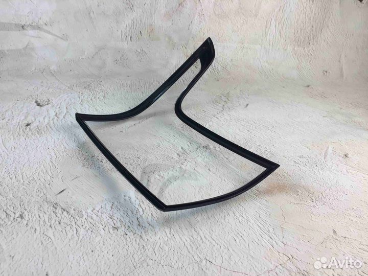 Стекло заднего фонаря Land Rover L405 Левое