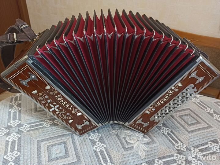 Гармонь нижегородская