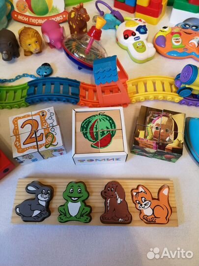 Развивающие игрушки для малышей пакетом