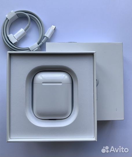 Кейс для наушников Apple AirPods оригинал