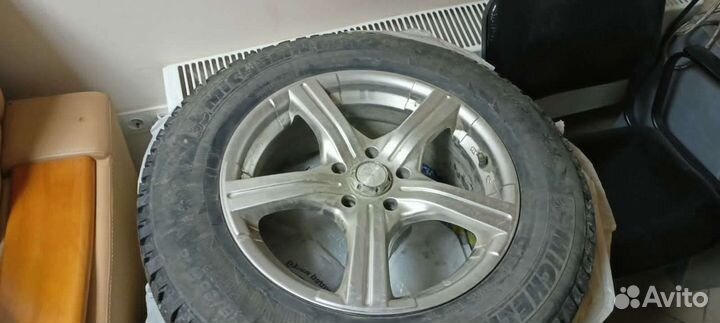 Michelin X-Crane AT 215/65 R16 105J