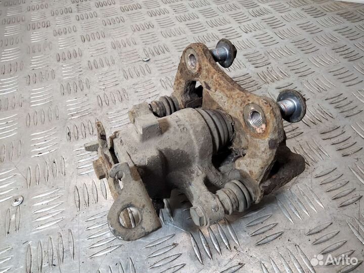 Суппорт задний правый со скобой Renault Megane II