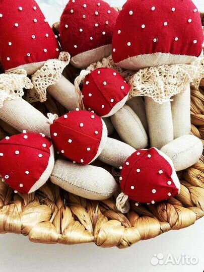 Ёлочные и интерьерные игрушки украшения мухоморы