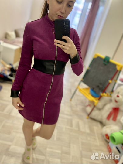 Платье цвет фуксия 40-42 б/у теплое