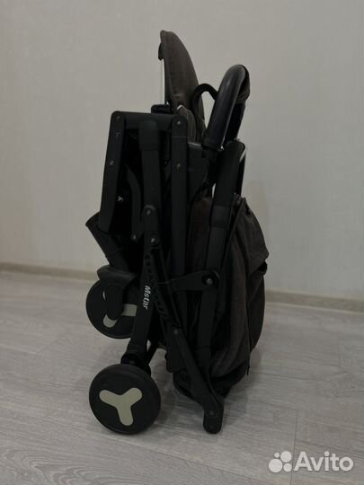 Коляска прогулочная