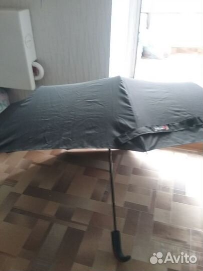 Зонт автом.черный б.у. плюс подарок зонт б.у