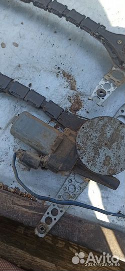 Стеклоподъемники универсальные