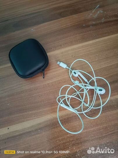 Наушники iPhone 11