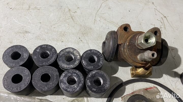 Новые запчасти с хранения Газ 21 Волга