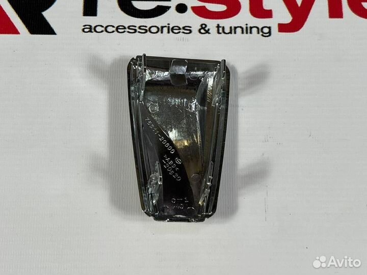 Эмблема решетки радиатора Toyota Premio 260 S2014