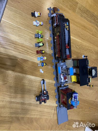 Лего набор Hidden Side поезд