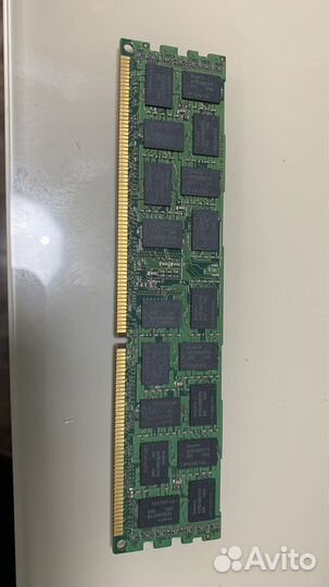 Модуль памяти Kingston KVR1066D3Q8R7S/4G