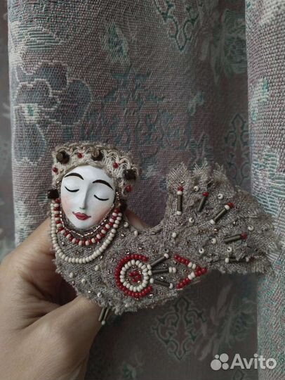 Брошь ручной работы 