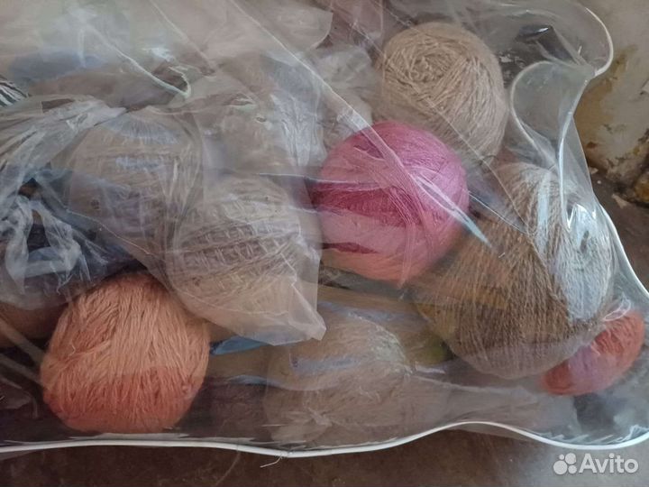 Синтетические-шерстяные нитки для вязания