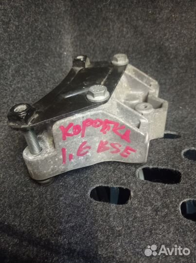 Кронштейн коробки октавия а 5