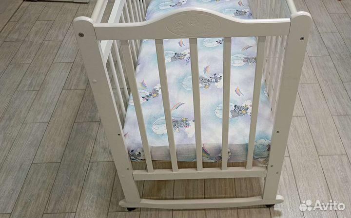 Детская кроватка с матрасом
