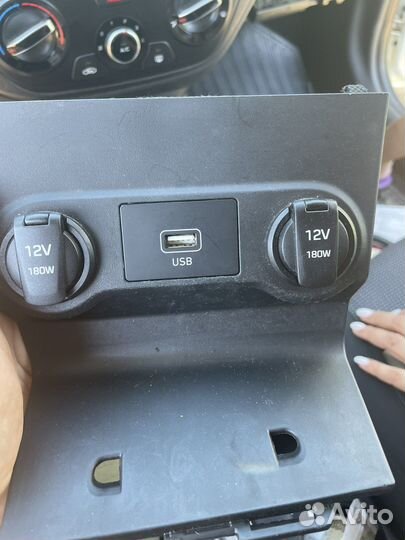 Блок usb и прикуриватели solaris 2017